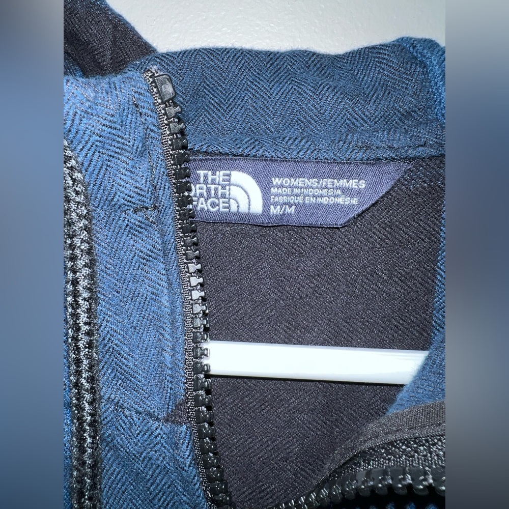 North face pullover - Picture 3 of 3